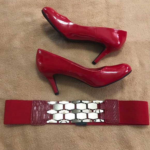 ♥️♥️♥️Confort Plus by predictions heels 👠/ & red , gold belt .